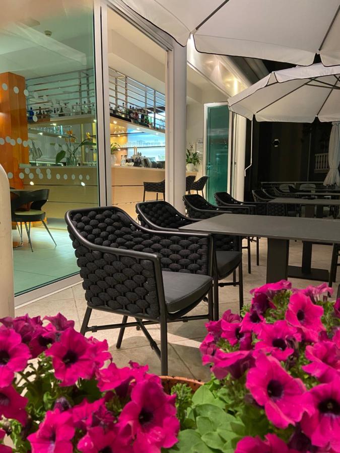 Hotel San Francisco Lignano Sabbiadoro Eksteriør billede