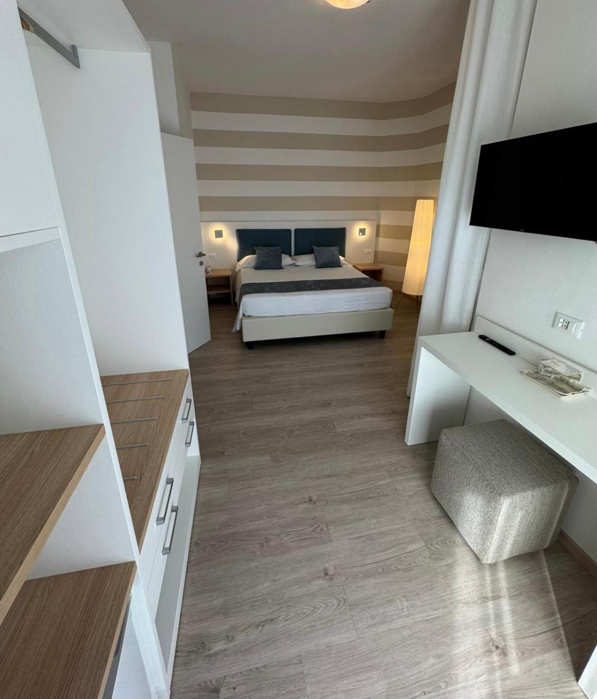 Hotel San Francisco Lignano Sabbiadoro Eksteriør billede