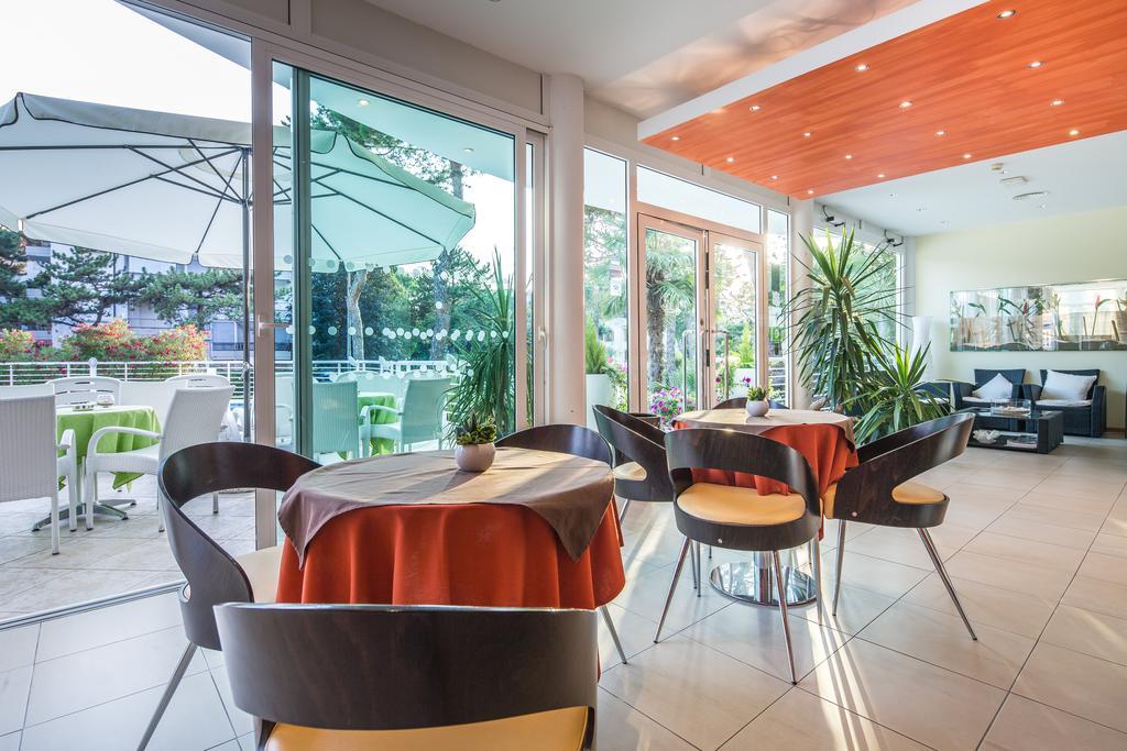 Hotel San Francisco Lignano Sabbiadoro Eksteriør billede